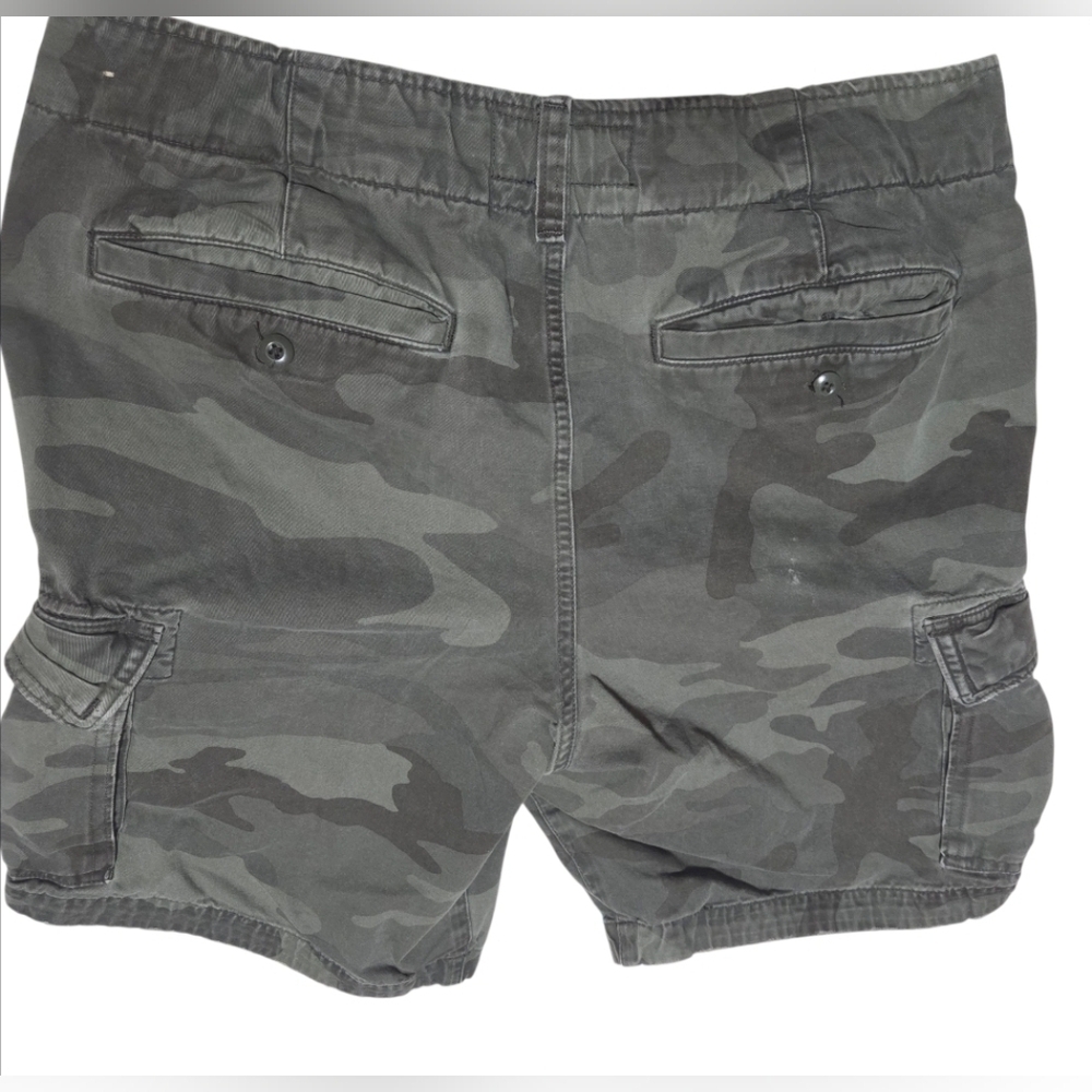 Vintage Y2K Abercrombie & Fitch Button Fly Distressed Camo Cargo Shorts Size 32 - Picture 2 of 12